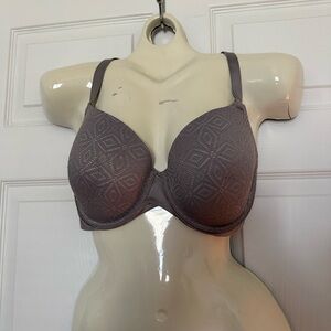 Auden Diamond Patterned Bra in Gray